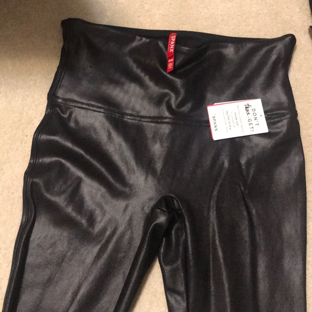 Stretch spans pleather pant